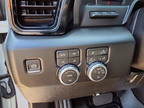 Used 2026 GMC Sierra 2500 AT4X AWD/4WD image 22