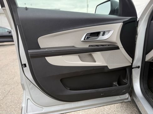 Used 2017 Chevrolet Equinox LS FWD image 15