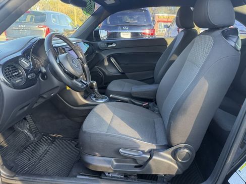 Used 2017 Volkswagen Beetle 1.8T S image 9