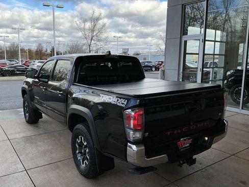 Certified 2023 Toyota Tacoma TRD Off-Road image 29