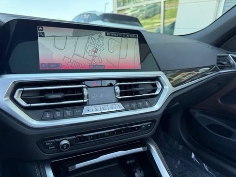Used 2022 BMW 430i xDrive Convertible w/ M Sport Package AWD/4WD image 10