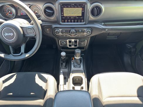 Used 2023 Jeep Gladiator Sport AWD/4WD image 10