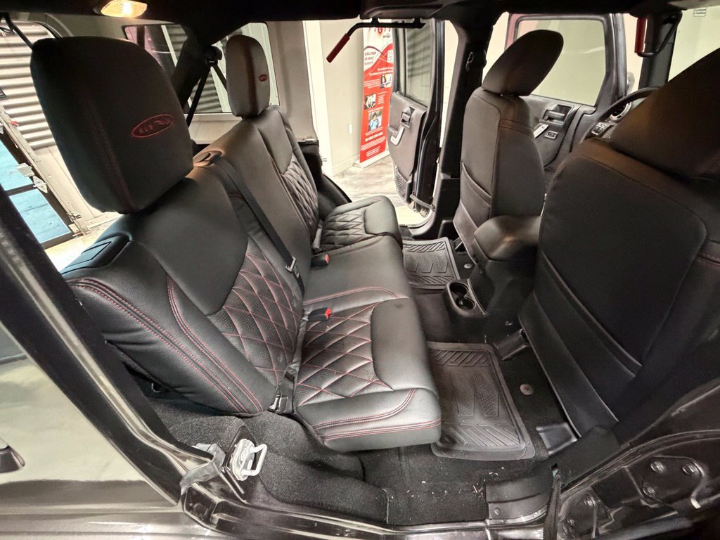 Used 2016 Jeep Wrangler Unlimited Rubicon w/ Connectivity Group AWD/4WD image 48