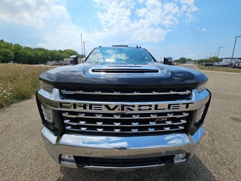 Used 2022 Chevrolet Silverado 2500 LTZ w/ LTZ Convenience Package AWD/4WD image 9