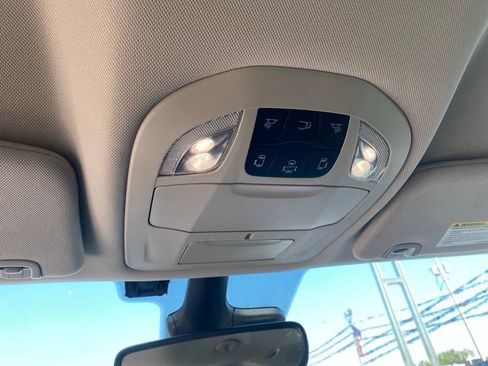 Used 2023 Chrysler Voyager LX FWD image 25