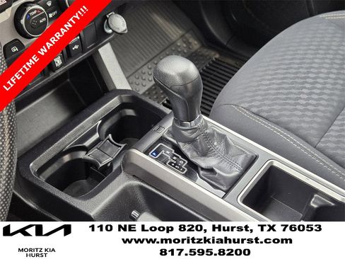 Used 2021 Toyota Tacoma SR5 w/ Trail Edition image 9