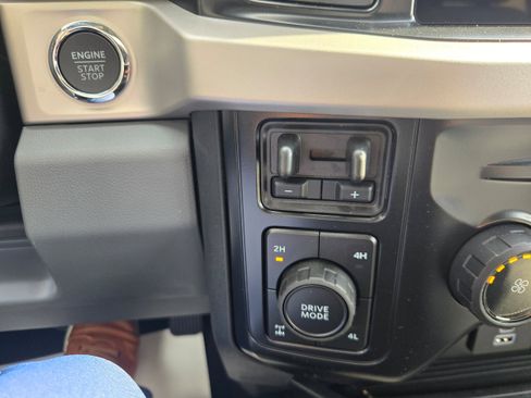 New 2026 Ford F350 XLT w/ XLT Premium Package AWD/4WD image 25