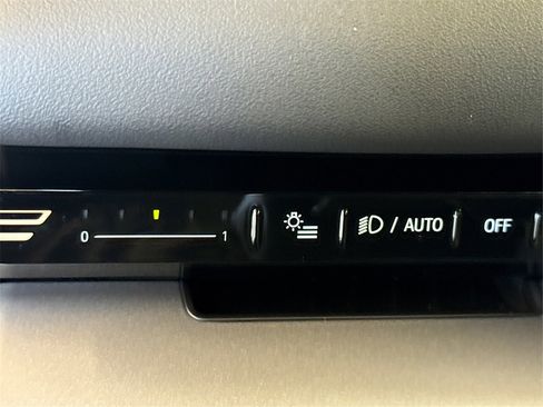 Used 2025 BMW 530i xDrive w/ Premium Package image 24