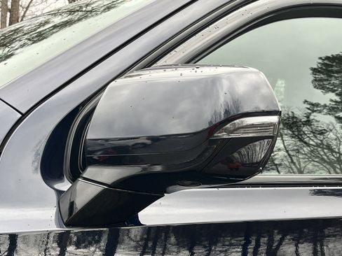 Used 2021 Chevrolet Tahoe Z71 w/ Z71 Off-Road Package image 35