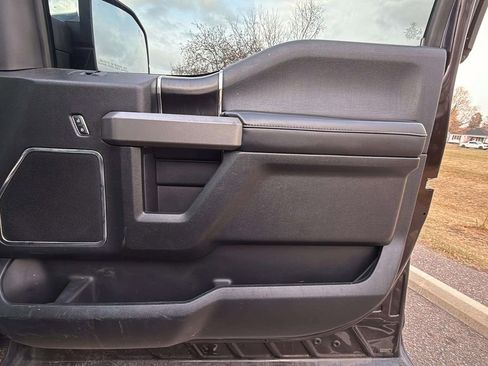 Used 2018 Ford F150 Platinum w/ Equipment Group 701A Luxury image 17