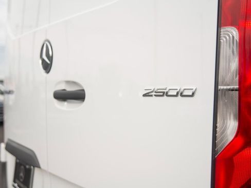 Used 2025 Mercedes-Benz Sprinter 2500 image 16