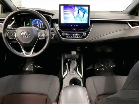 Used 2025 Toyota Corolla SE image 18