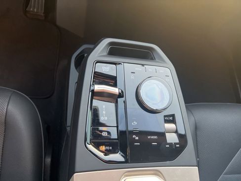 Certified 2024 BMW iX xDrive50 w/ Premium Package AWD/4WD image 17
