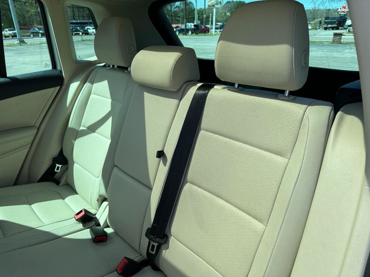 Used 2016 Volkswagen Tiguan SE FWD image 16