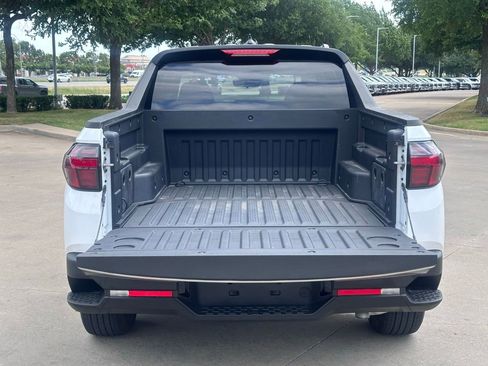 Used 2025 Hyundai Santa Cruz SEL FWD image 16