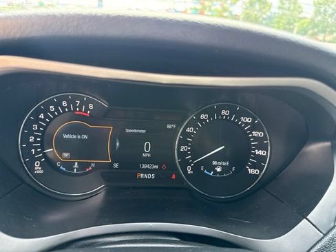Used 2017 Lincoln MKZ Reserve w/ Luxury Package AWD/4WD image 5