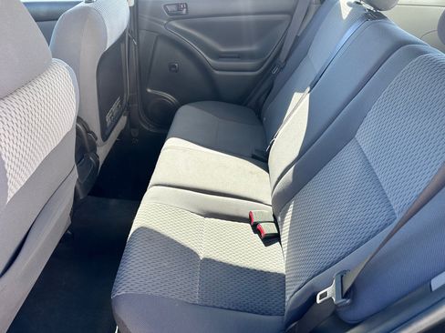 Used 2005 Toyota Matrix FWD image 6
