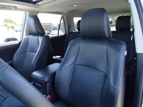 Used 2021 Toyota 4Runner Limited AWD/4WD image 17