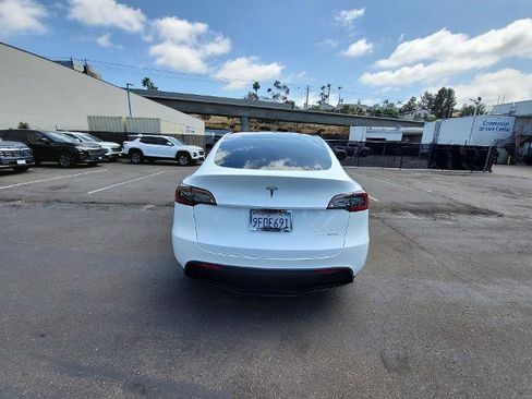 Used 2023 Tesla Model Y Long Range AWD/4WD image 7