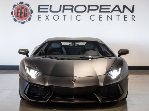 Used 2012 Lamborghini Aventador LP 700-4 AWD/4WD image 4
