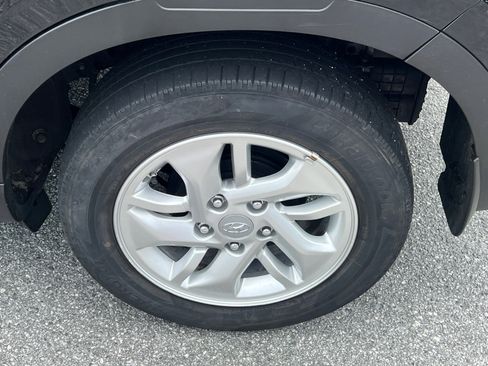 Certified 2022 Hyundai Venue SE FWD image 18