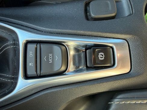 Used 2018 Chevrolet Camaro SS image 23