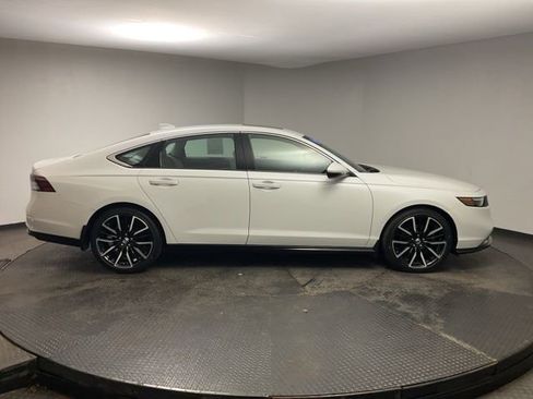 Used 2024 Honda Accord Touring image 8