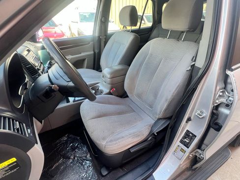 Used 2009 Hyundai Santa Fe GLS FWD image 16