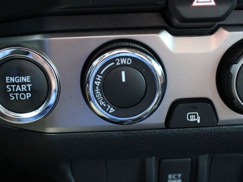 Used 2023 Toyota Tacoma SR5 AWD/4WD image 28