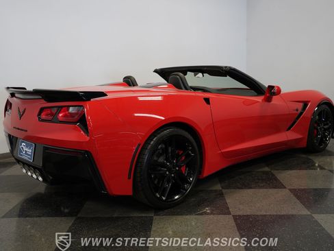 Used 2019 Chevrolet Corvette Stingray Convertible w/ Carbon Flash Badge Package image 13