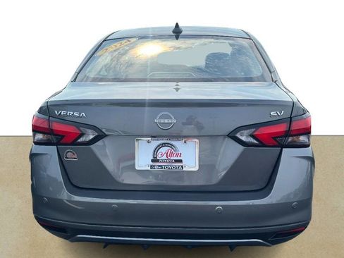 Used 2024 Nissan Versa SV FWD image 5