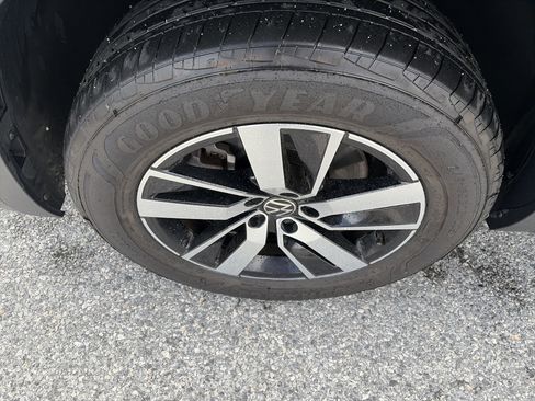 Used 2023 Volkswagen Atlas SE image 22