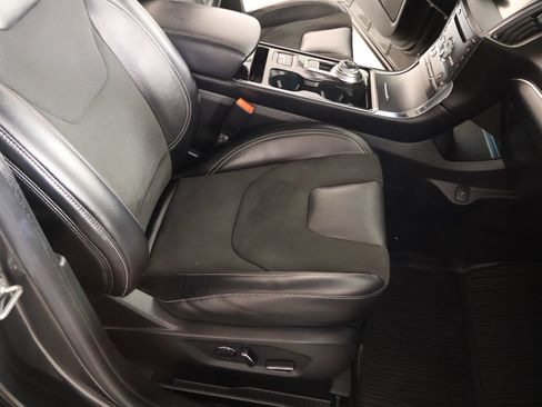 Used 2019 Ford Edge ST w/ Equipment Group 401A AWD/4WD image 14