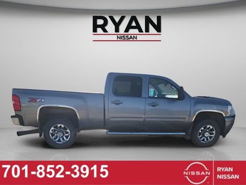 Used 2014 Chevrolet Silverado 2500 LTZ AWD/4WD image 7