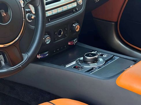 Used 2021 Rolls-Royce Dawn RWD image 5