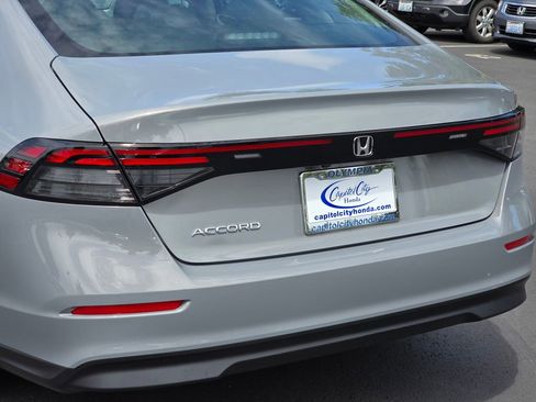 Certified 2025 Honda Accord SE image 29