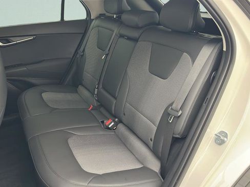 Used 2024 Kia Niro Wind w/ Wind Preserve Package FWD image 10