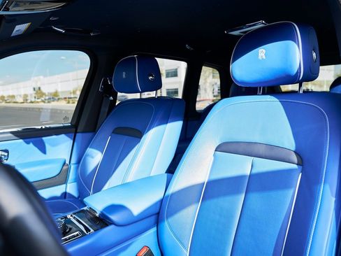 Used 2023 Rolls-Royce Cullinan Black Badge w/ Driver's Package image 46