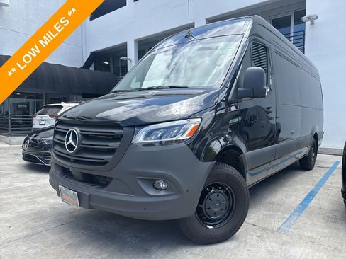 Used 2024 Mercedes-Benz Sprinter 2500 image 1