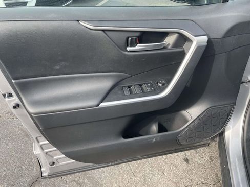 Used 2025 Toyota RAV4 XLE image 27