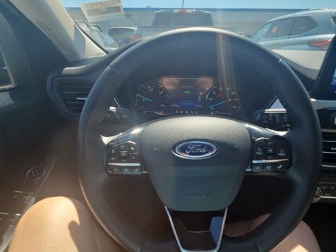 Used 2022 Ford Escape SE w/ SE Sport Appearance Package AWD/4WD image 15