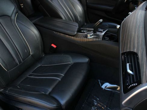 Used 2018 BMW 530i xDrive AWD/4WD image 27