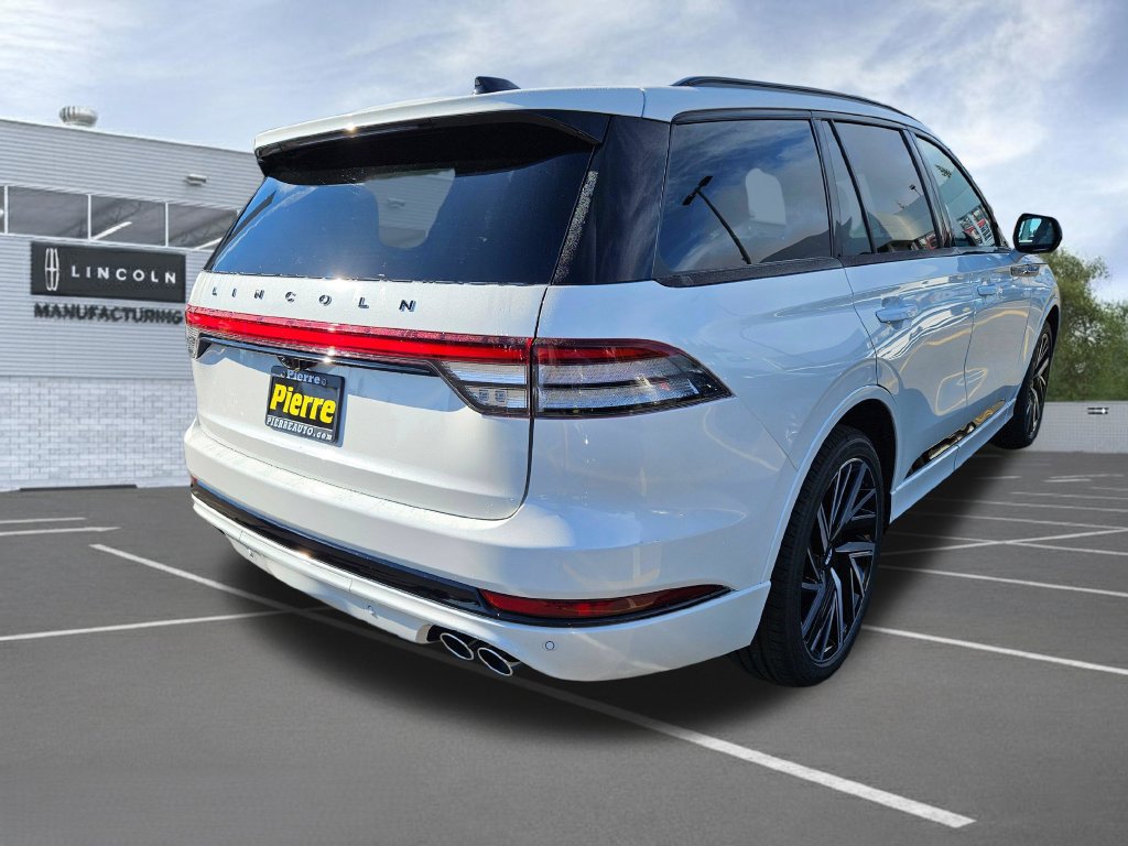 New 2027 Lincoln Navigator Reserve AWD/4WD image 5
