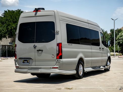 Used 2025 Mercedes-Benz Sprinter 3500 image 16