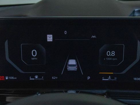 Used 2025 Kia Carnival SX Prestige image 17