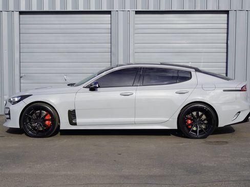Used 2020 Kia Stinger GT2 AWD/4WD image 2