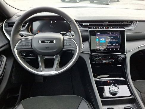 New 2025 Jeep Grand Cherokee L Altitude image 7