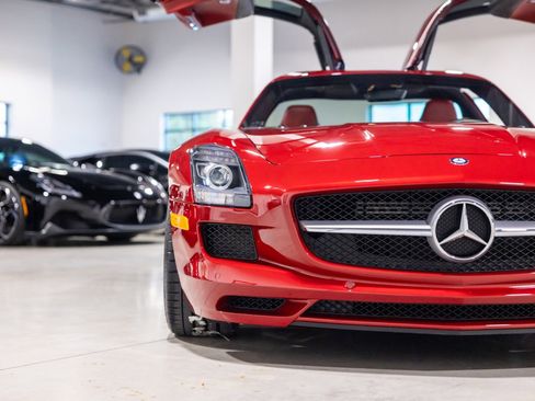 Used 2012 Mercedes-Benz SLS AMG Coupe image 22