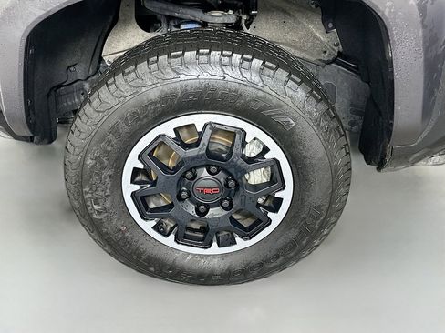 Used 2024 Toyota Tacoma TRD Off-Road AWD/4WD image 29