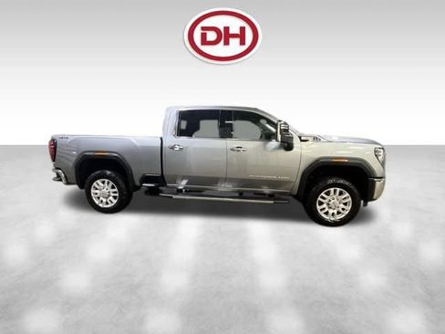 Used 2024 GMC Sierra 2500 SLT w/ SLT Convenience Package image 2